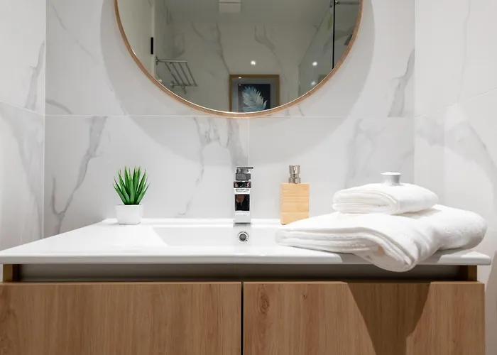 The Queen By Sam Funchal (Madeira)